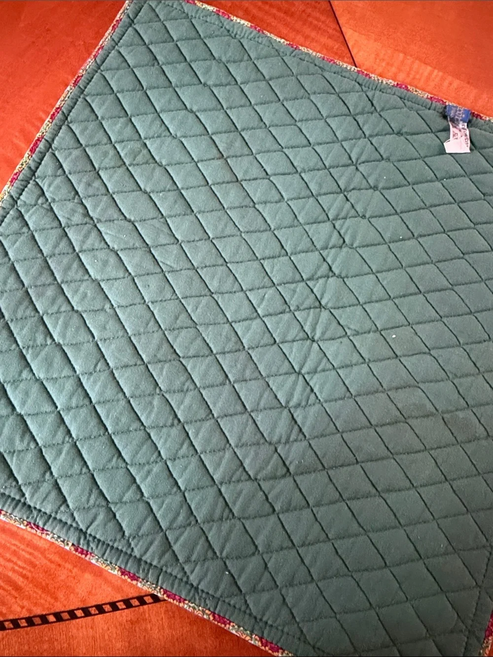 Waldcome  Quilted Floral Square placemat  in Magenta/green made in France 15x15